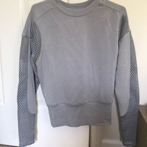 Alo yoga sweatshirt